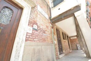 Exterior detail - Carlo's Studio in Venice (Venezia)