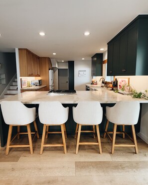 Fridge, oven, stovetop, dishwasher - Coronado Family Getaway Golf Cart Available (Coronado)