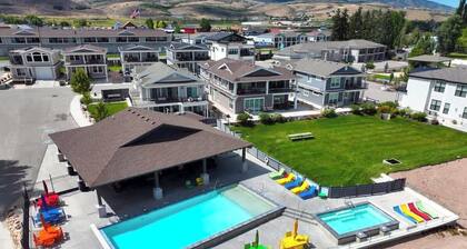 Stay-n-Lake #25 - Pool, Hot Tub, and Lake Access!