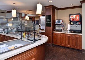 Dining - King Suite | Free Breakfast + Shared Pool & Hot Tub. Close to Mayo Clinic! (Rochester)