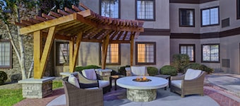 Great Location! Comfortable Studio Suite | Pool Access
