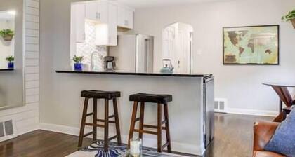 Walk to Falls / Close to Everything / Fenced Backyard