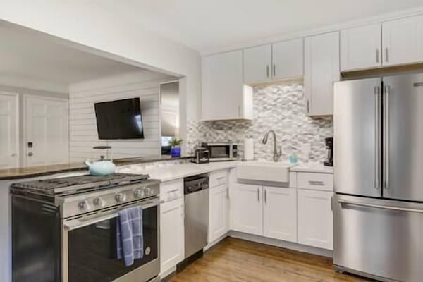 Refrigerador, microondas, horno, placa de cocina