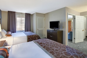 2 bedrooms, in-room safe, iron/ironing board, free WiFi