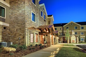 Exterior - King Suite. Free Breakfast Buffet. Pool, Hot Tub & Waterslide. Near Salt Palace Convention Center! (West Valley City)