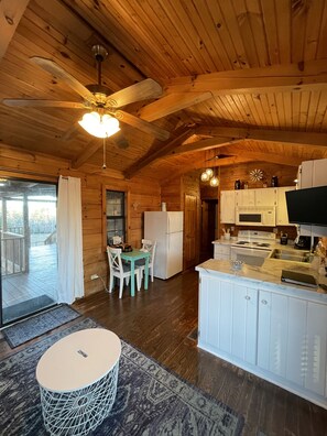 Fridge, microwave, oven, stovetop - Rustic Refuge- Cabin with Mountain Views see also VRBO #3942030 on Mount Carmel
 (Landrum)