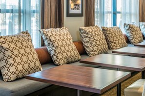 Interior - Great for Business Travelers! King Suite with Free Breakfast + Shared Pool & Gym (Folsom)