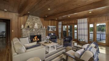 Smart-TV, Kamin, Netflix, Tischtennisplatte