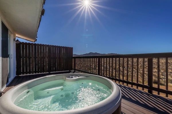 Tina de hidromasaje al aire libre