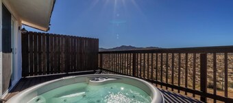 The Perch - Cozy Joshua Tree Retreat + Hot Tub