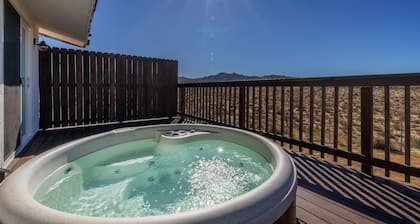 The Perch - Cozy Joshua Tree Retreat + Hot Tub