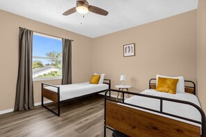 4 dormitorios, tabla de planchar con plancha, wifi gratis y ropa de cama