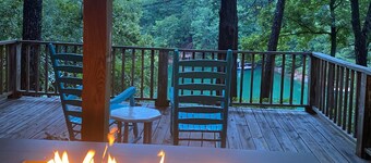 Lakefront Home in Gated Bear Paw with private Dock and Starlink Internet 