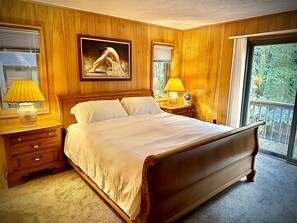 5 bedrooms, desk, free WiFi, bed sheets