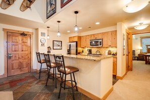 Kühlschrank, Ofen, Herdplatte, Geschirrspüler