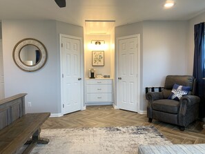 Interior - Tranquil Retreat with Gulf Views, 2 Min Walk to Pedestrian-Only Beach (Galveston)