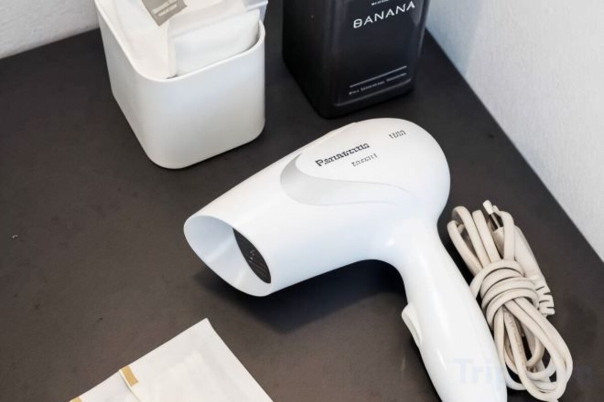 Badezimmerausstattung | Haartrockner, Bidet, Handtücher, Seife