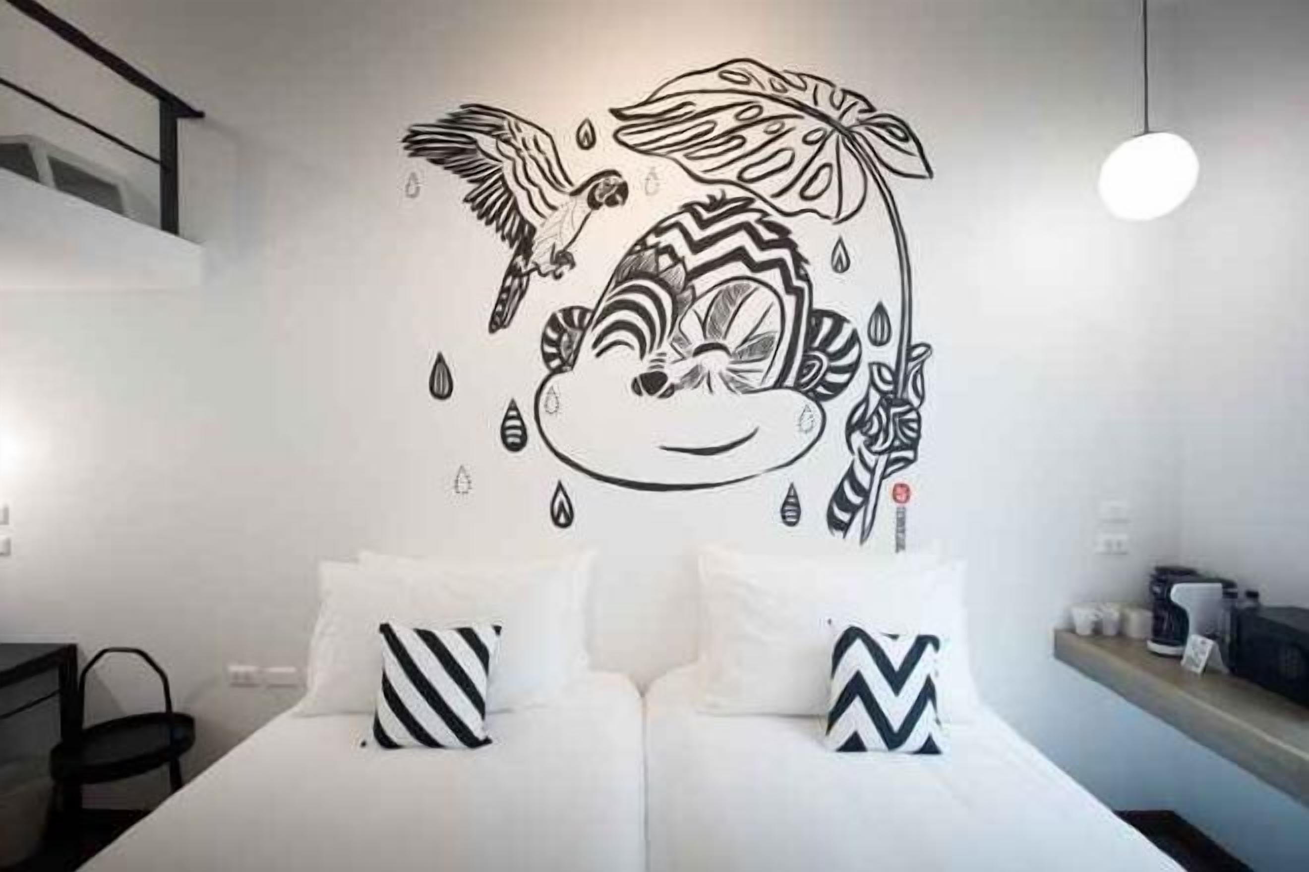 In-room safe, desk, soundproofing, free WiFi