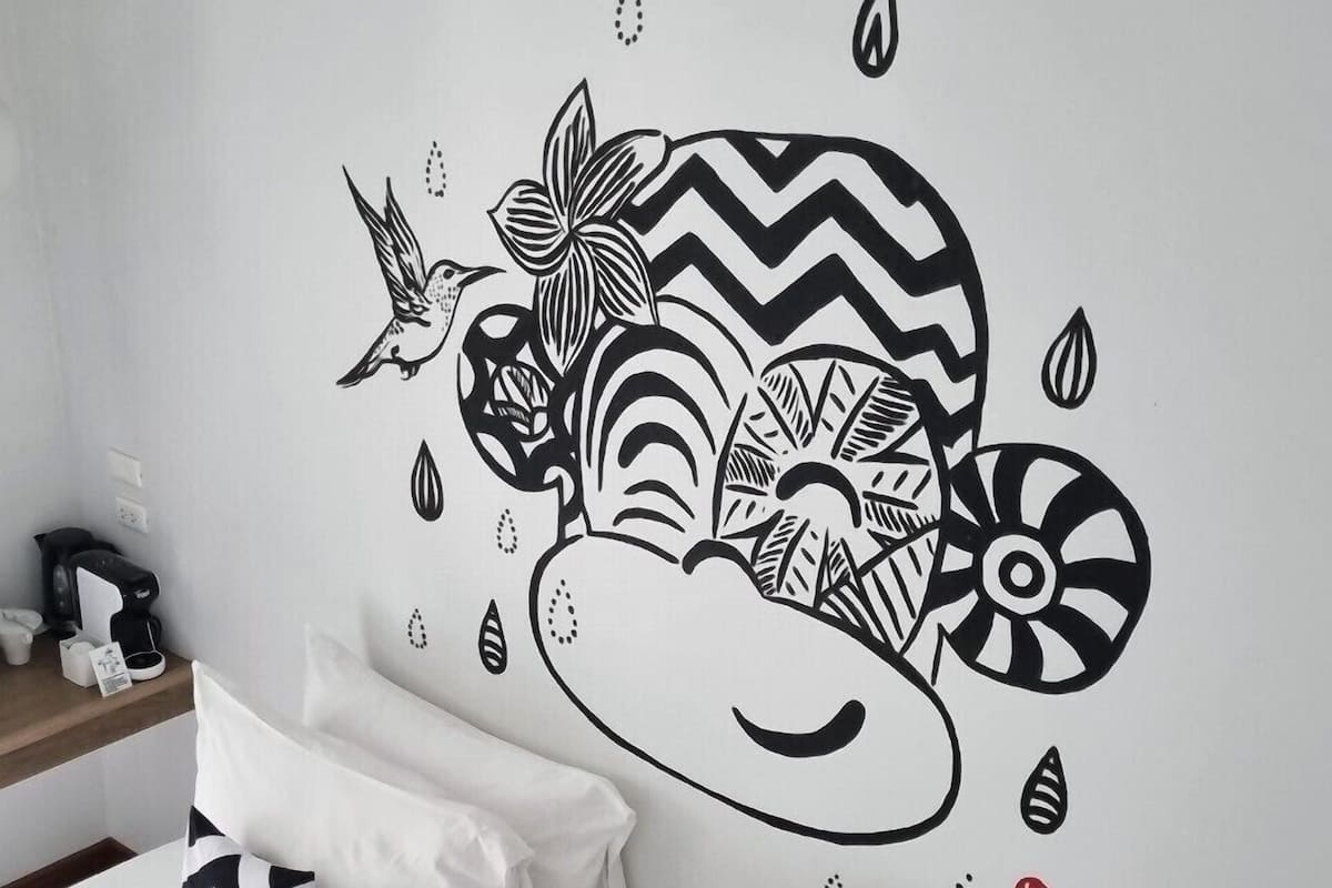 Gorilla pod ( Twin bed + Loft bed ) | In-room safe, desk, soundproofing, free WiFi