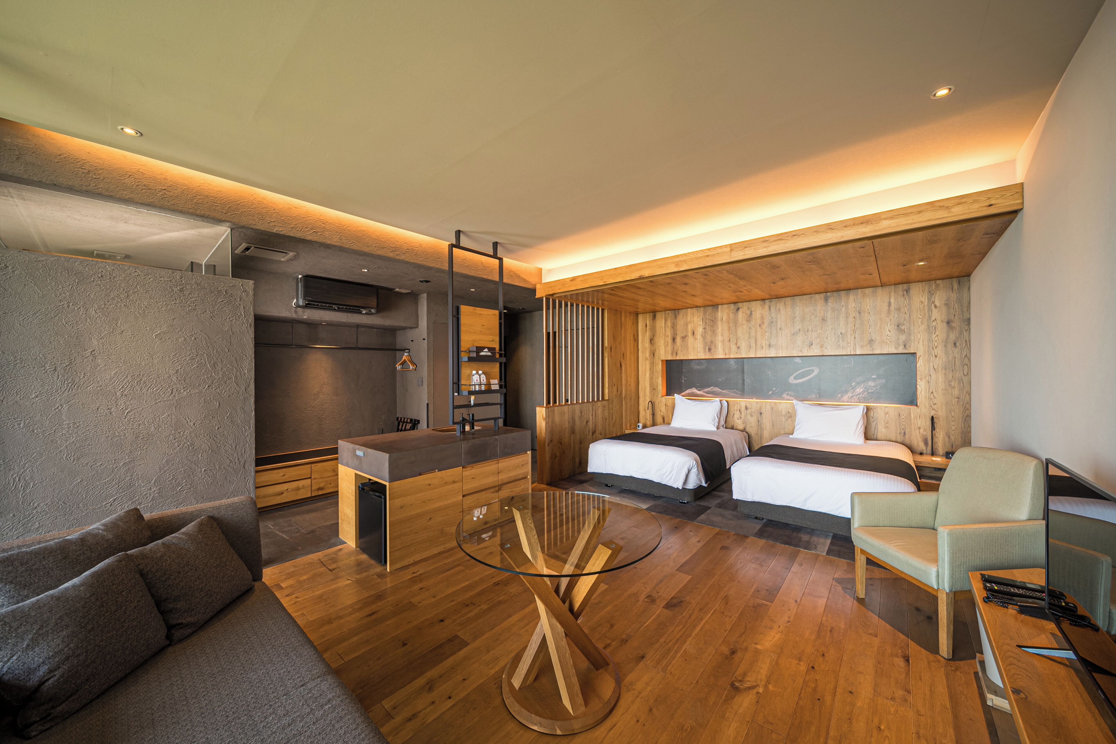 Down duvets, minibar, in-room safe, soundproofing