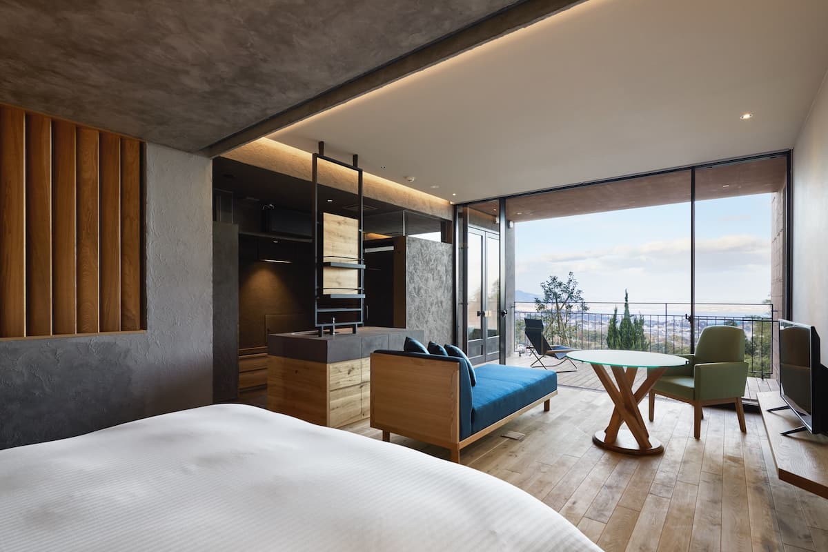 Down comforters, minibar, in-room safe, soundproofing