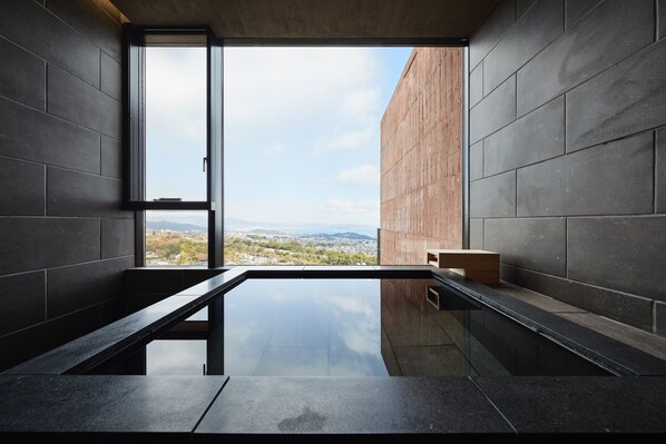 2 BEDROOM SUITE with Indoor Bath, 117sqm, non-smoking | Bathroom