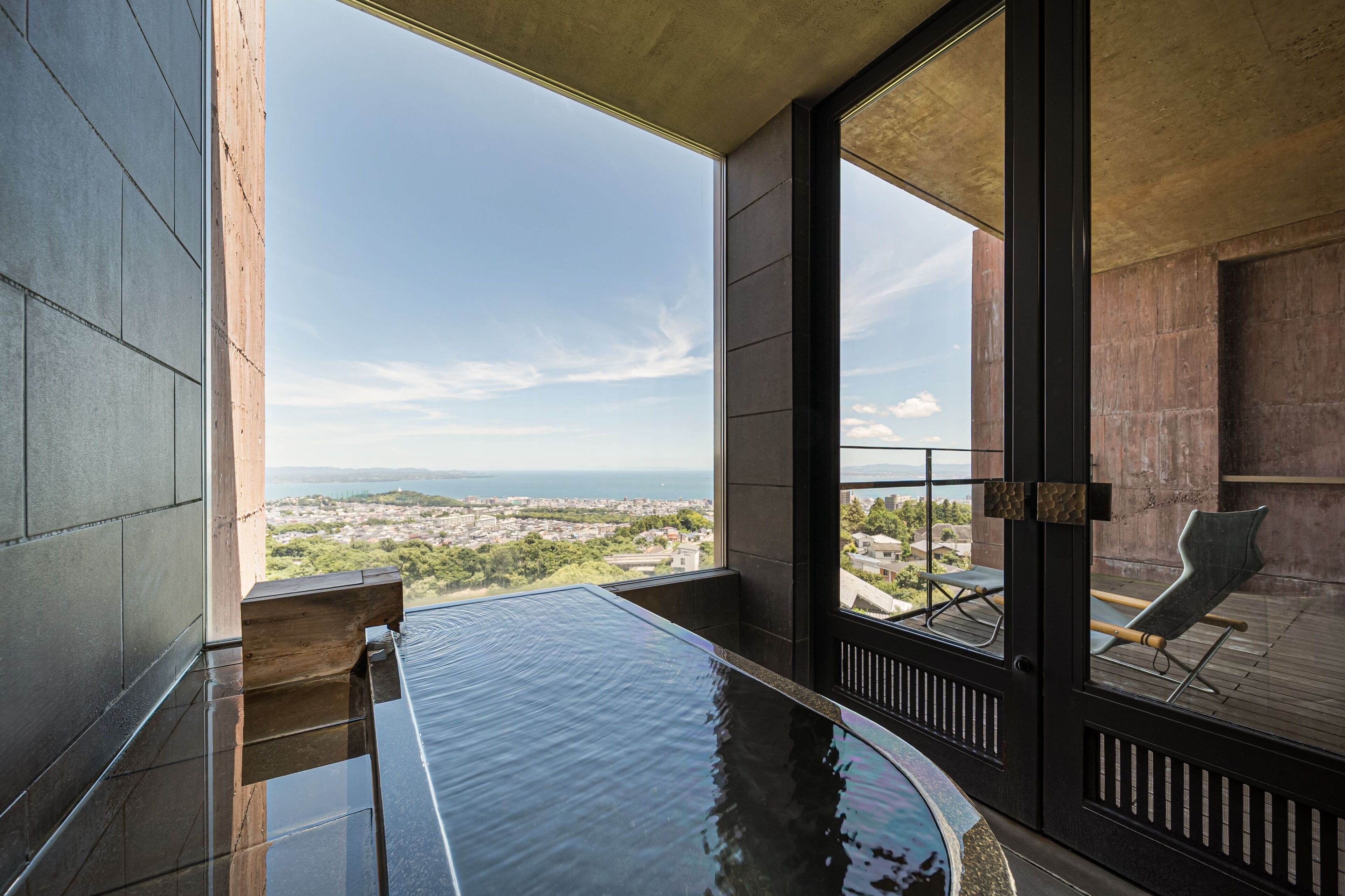 デラックスキングルーム 禁煙 | 羽毛の掛け布団、ミニバー、セーフティボックス (室内)、防音設備