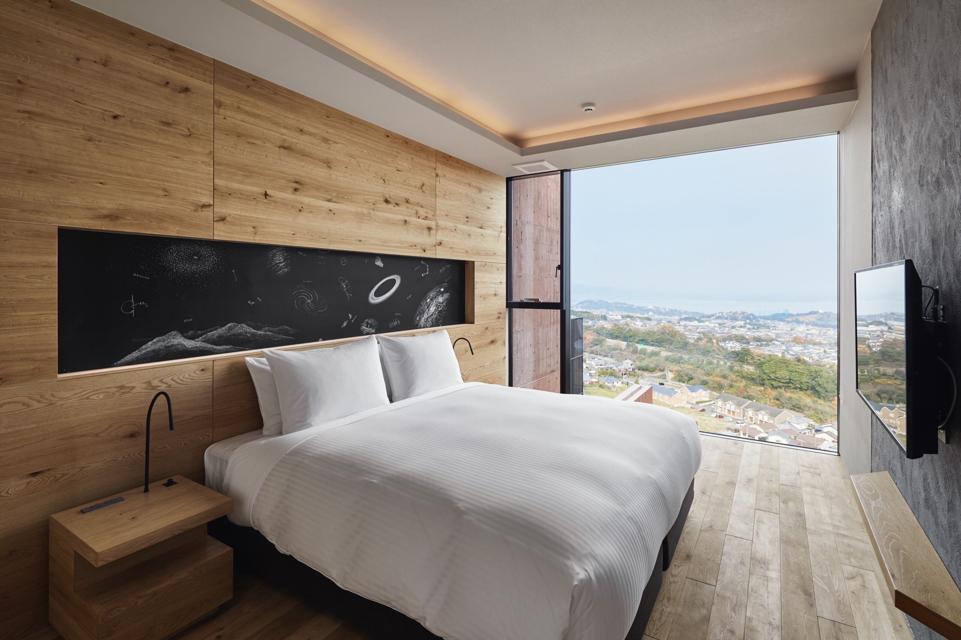 2 bedroom suite, non smoking | 1 bedroom, down duvets, minibar, in-room safe