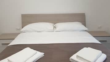 2 bedrooms, in-room safe, iron/ironing board, free WiFi