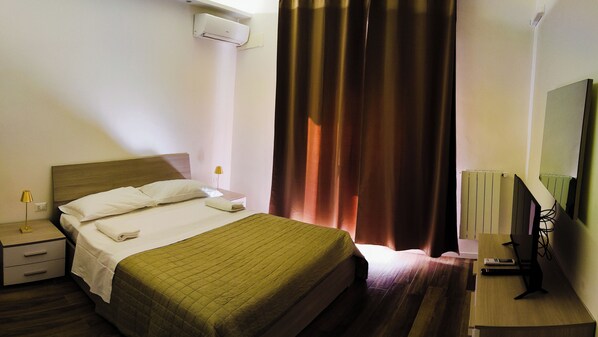 2 soverom, safe på rommet, strykejern/-brett og wi-fi (inkludert)