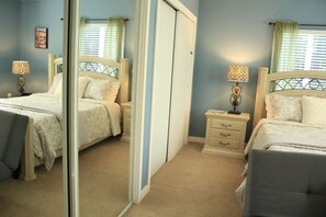 7 bedrooms, iron/ironing board, WiFi, bed sheets