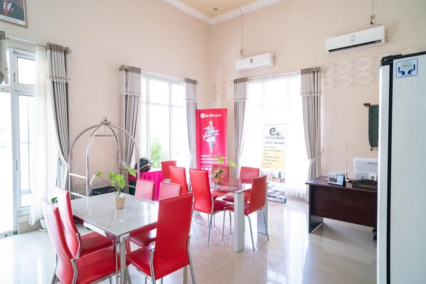 Exterior - RedDoorz @ Jalan Pendidikan Mataram (Mataram)