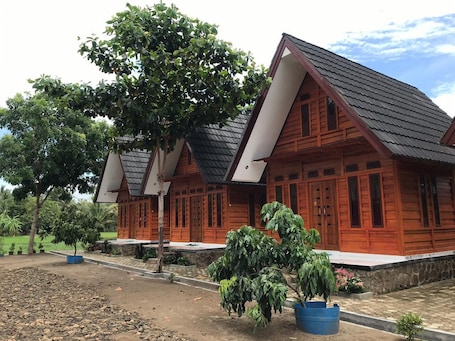 Exterior. RedDoorz @ Geopark Ciletuh Sukabumi