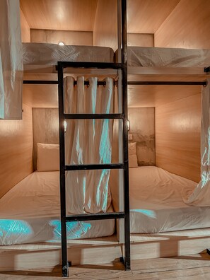 Room - RedDoorz Hostel near Lippo Mall Kuta (Kuta)