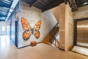 Interior - RedDoorz Plus @ Doorman Guest House (Bandung)