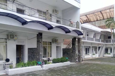 RedDoorz Syariah @ Hotel Kencana Tasikmalaya