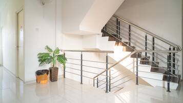 تفاصيل الفندق من الداخل