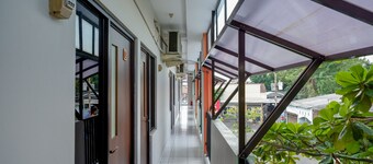 三寶壟RedDoorz酒店近塔旺車站