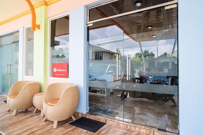 RedDoorz Syariah near Taman Siring 2