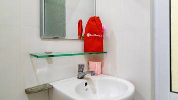 Family Room | Bathroom