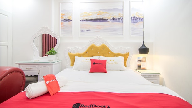 Deluxe Double Room - RedDoorz near Truong Chinh Street (Hanoi)
