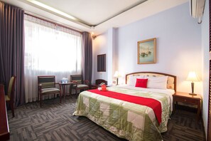 Deluxe Room - RedDoorz Plus near An Dong Plaza (Ho Chi Minh City)