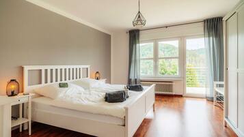 2 bedrooms, WiFi, bed sheets