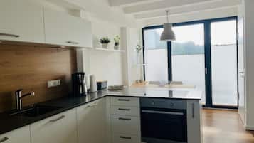 Refrigerador, horno y lavavajillas