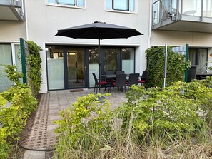 Unclassified image, 2 of 26, button