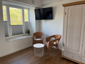 Unclassified image, 5 of 26, button