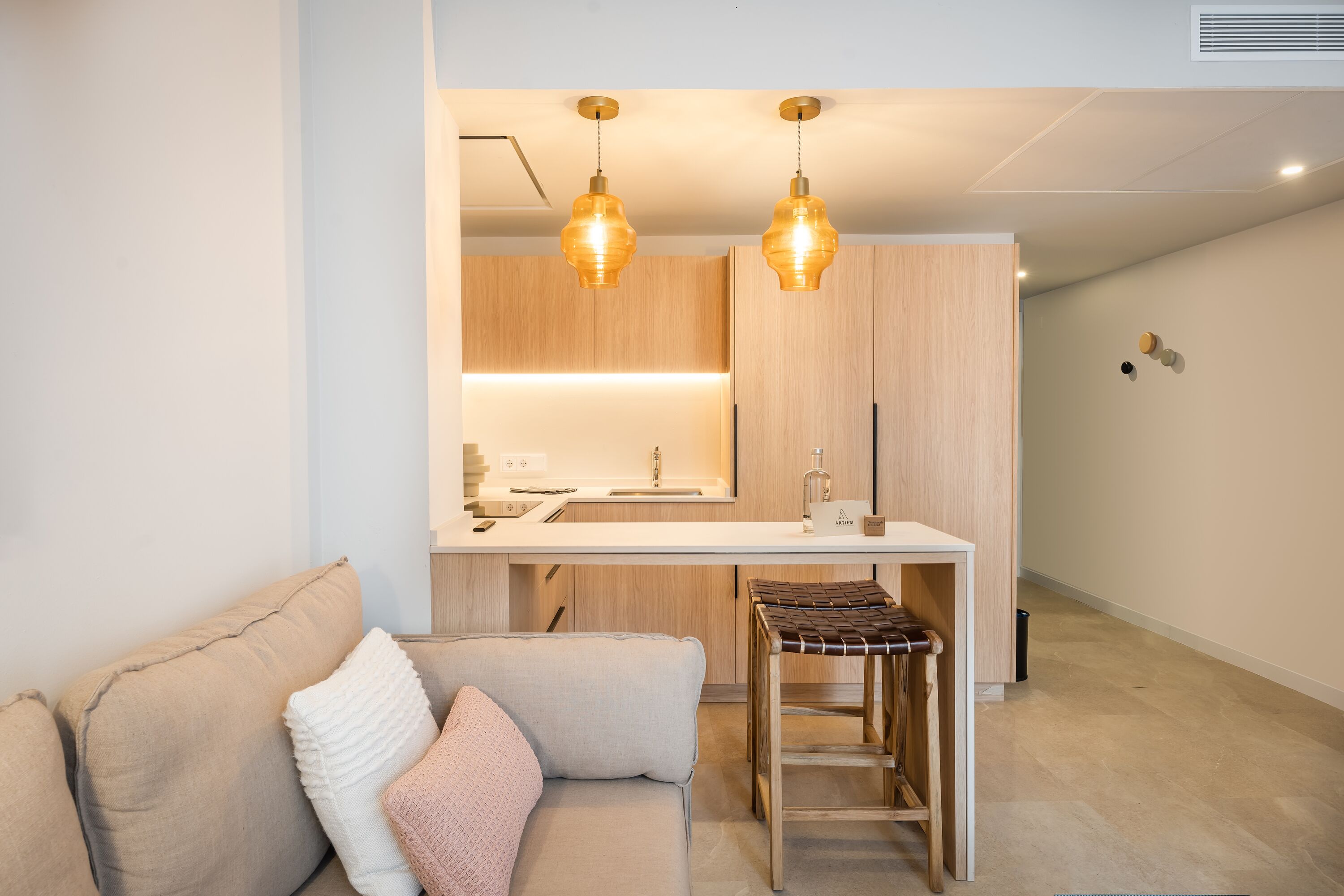 シティ スタジオ | リビング エリア | 薄型テレビ