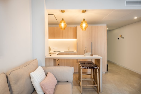 City Studio | Living area | Flat-screen TV - ARTIEM Urban Apartments (Mahón)