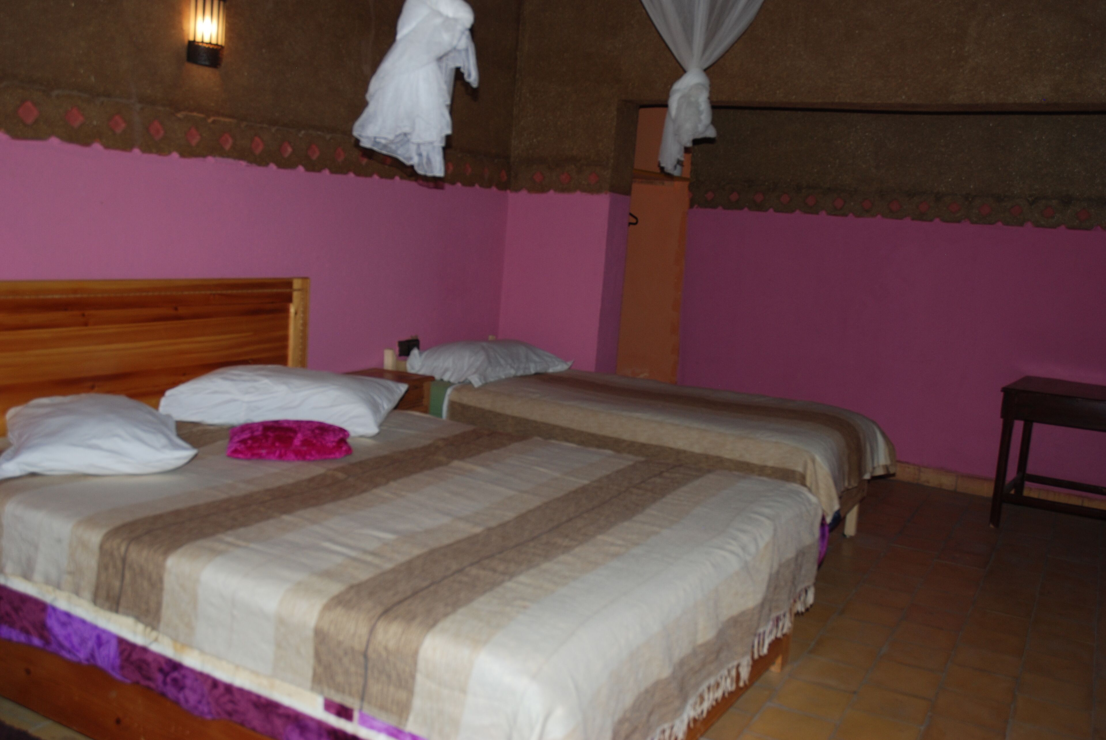 1 dormitorio, tabla de planchar con plancha, Internet y ropa de cama