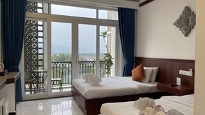 Deluxe Twin Room | Minibar, in-room safe, desk, free WiFi - Kampot View Boutique (Kampot)
